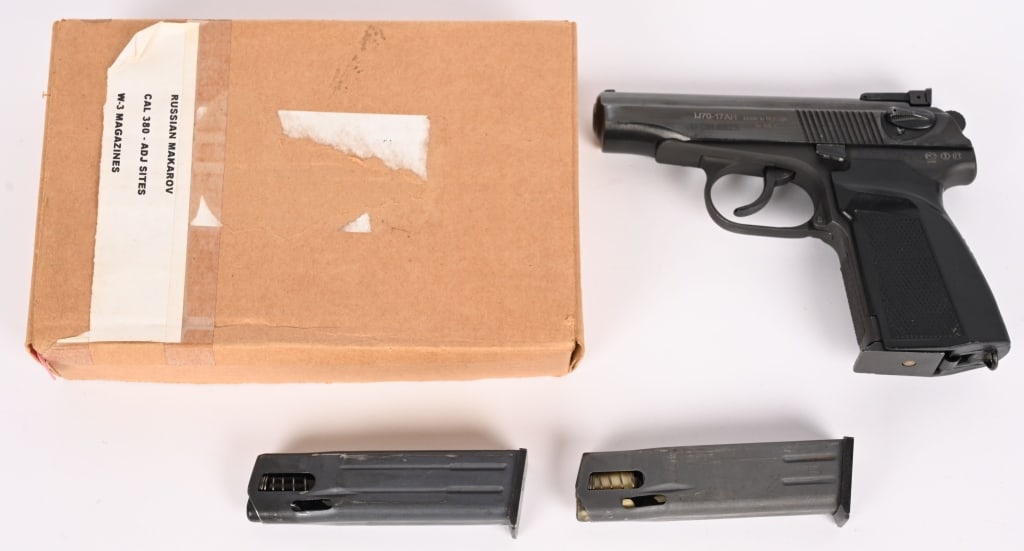 RUSSIAN MAKAROV SEMI AUTO PISTOL .380 ACP (1 of 7)