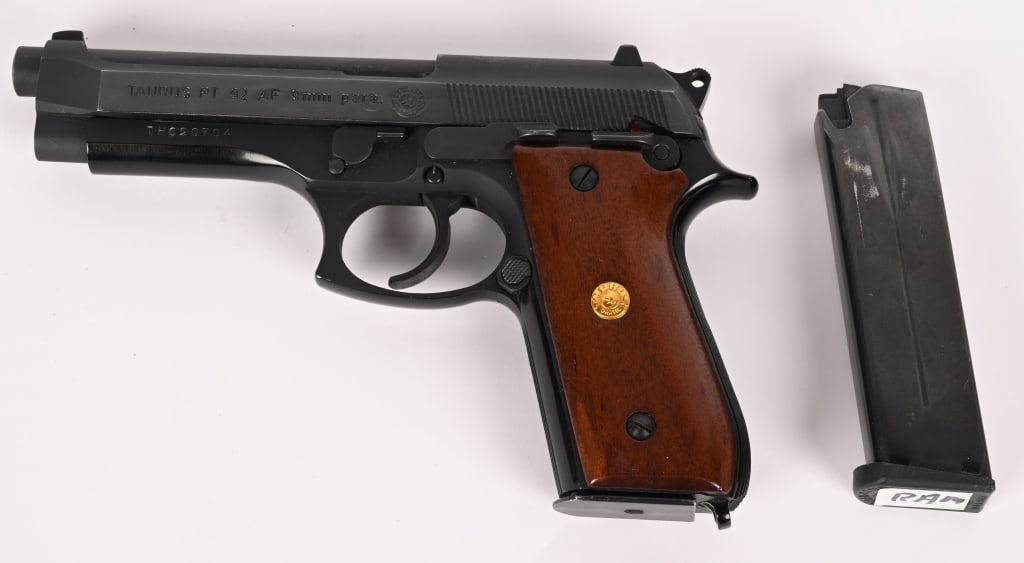TAURUS PT 92 AF SEMI AUTO PISTOL 9MM (1 of 7)