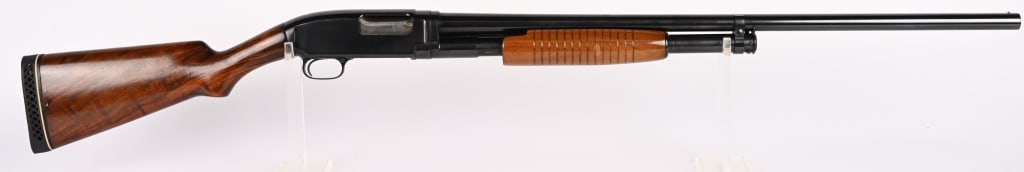 1959 WINCHESTER MODEL 12 SLIDE ACTION SHOTGUN (1 of 11)