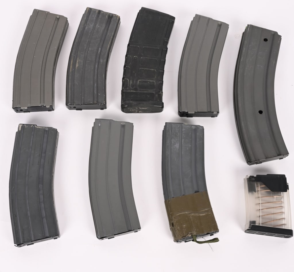 LOT OF 9 AR15 MAGAZINES (1 of 5)