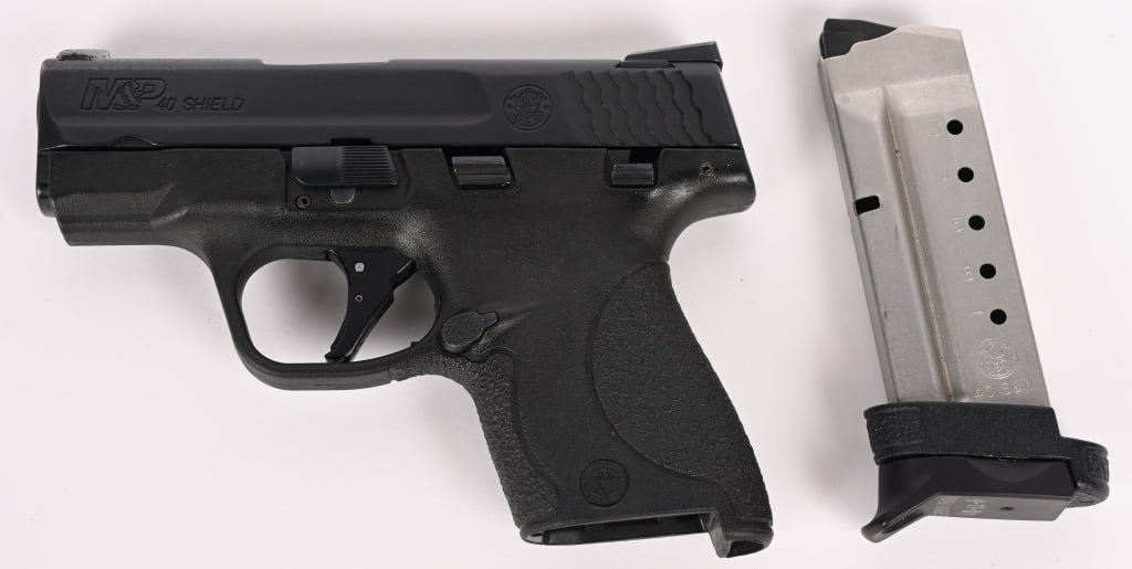 M&P SHIELD 40 SHIELD SEMI AUTOMATIC PISTOL (1 of 5)