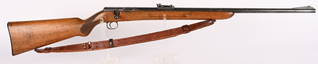 MAUSER WERKE PATRONE .22 BOLT ACTION RIFLE: SERIAL NUMBER: 71224. BARREL: 25 1/2". CALIBER: .22 LR. circa 1930s. The Mauser Patrone .22LR is a high-quality, bolt-action training rifle manufactured by Mauser-Werke in Oberndorf, Germany, and