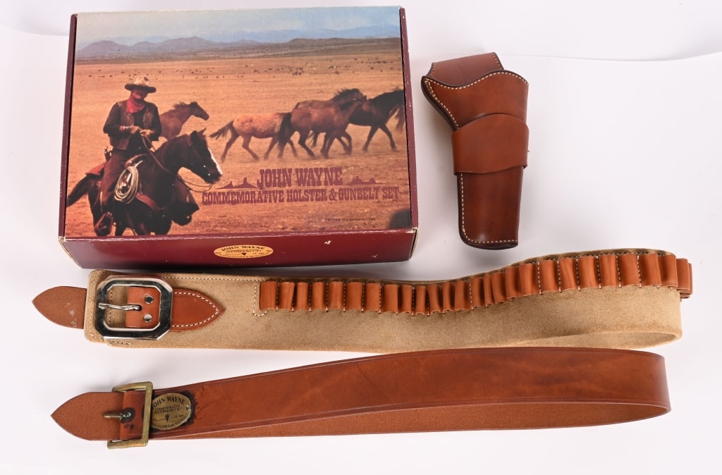 JOHN WAYNE COMMEMORATIVE BELT & HOLSTER (1 of 11)