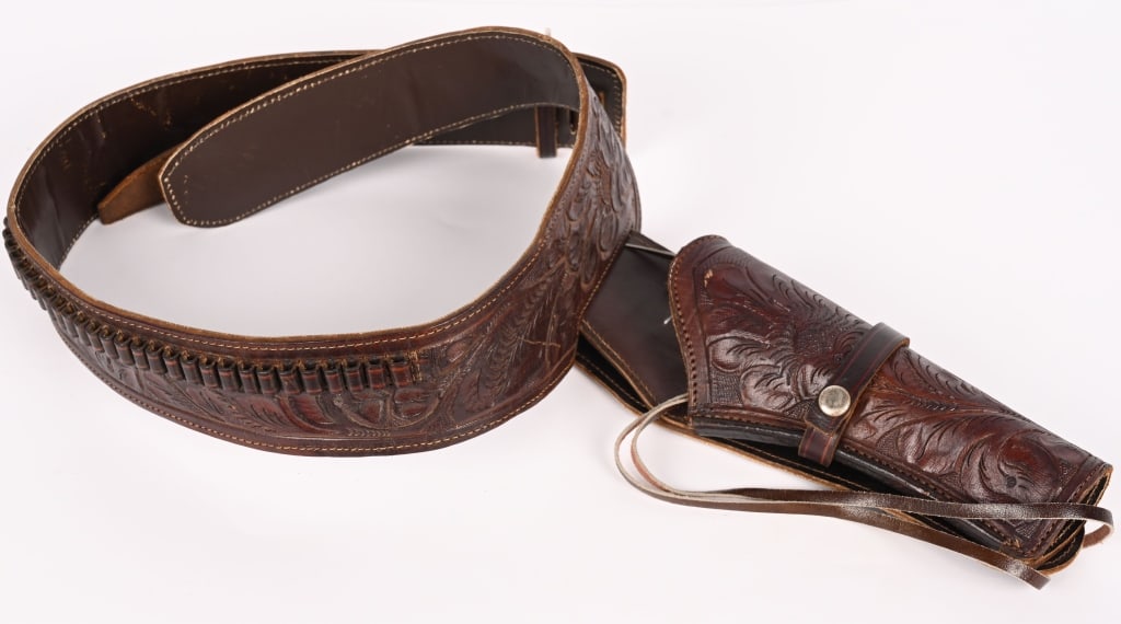 WESTERN STYLE GUN BELT WITH HOLSTER FOR 22 RF (1 of 8)