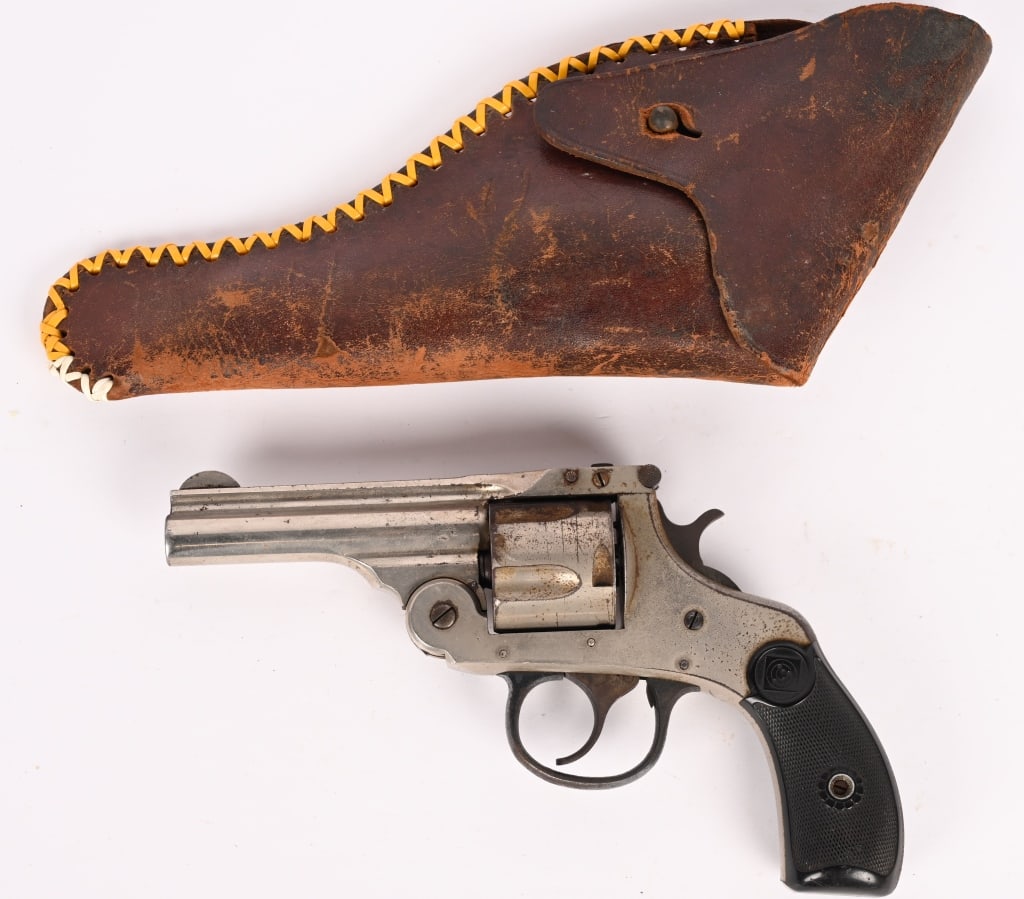 HARRINGTON & RICHARDSON .38S&W TOP BREAK REVOLVER (1 of 7)