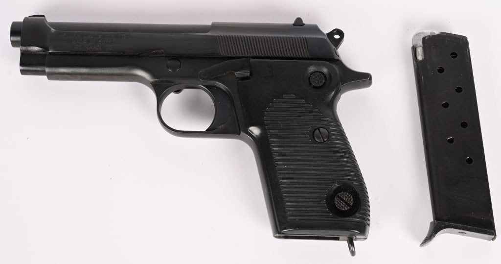 EGYPTIAN HELWAN 9MM SEMI AUTO PISTOL (1 of 5)