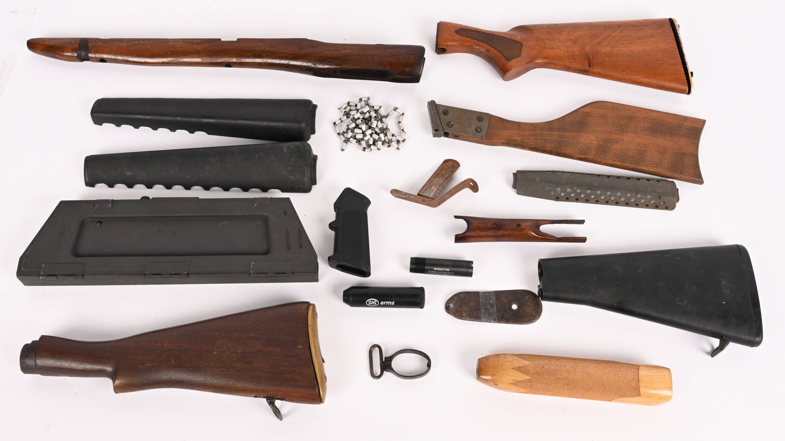 LOT OF GUN PARTS (1 of 5)