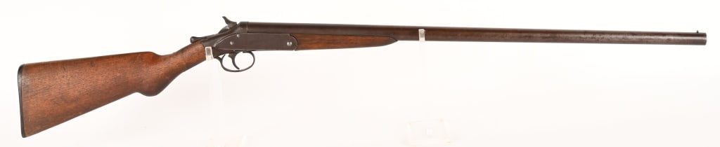 FOREHAND ARMS CO. 12 GAUGE SINGLE SHOT SHOTGUN: SERIAL NUMBER: 89816. BARREL: 30". GAUAGE: 12 GA. CHOKE: CYL. CHAMBER: 2 3/4". LOP: 14 3/4". DAC: 2". DAH: 3". MANUFACTURED: circa 1900. This is a single shot break action shotgun. CONDITION: Good.