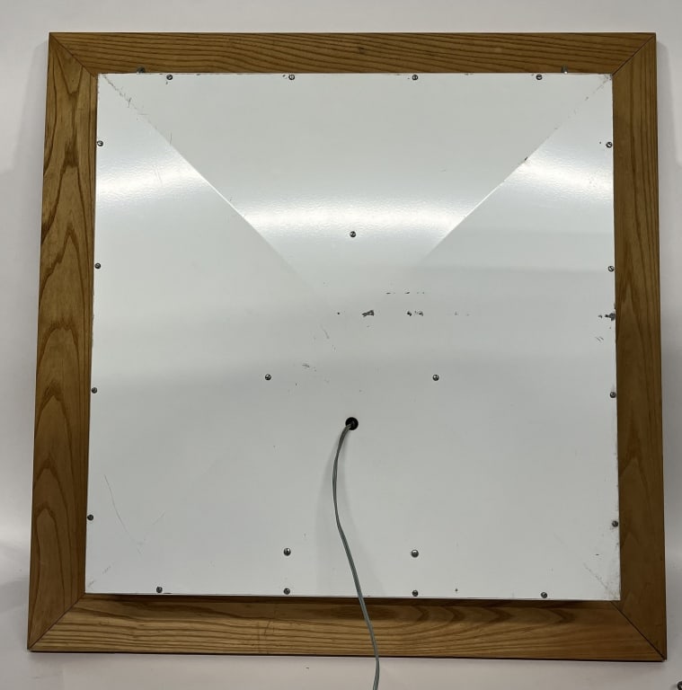 7-UP LIGHTUP ADVERTISING CLOCK - 2