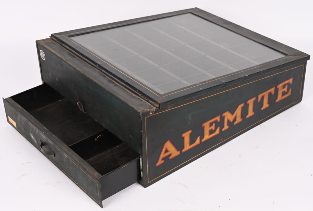 ALEMITE AUTO GREADE DISPLAY CABINET - 3