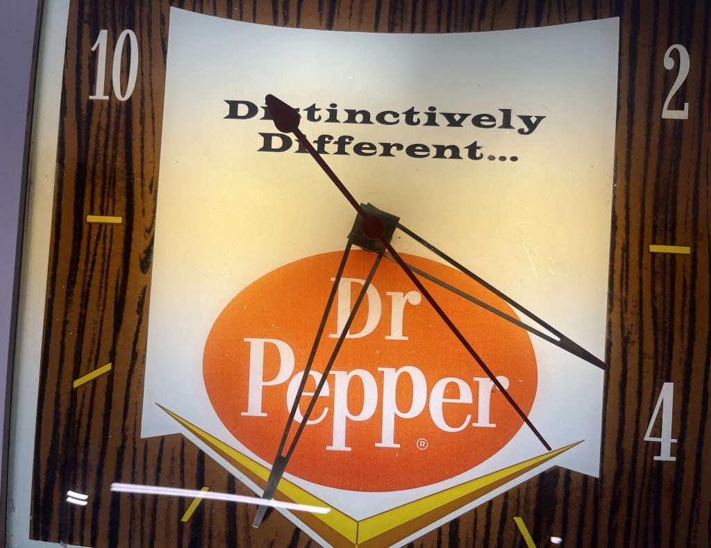 DR PEPPER LIGHTUP PAM CLOCK - 2