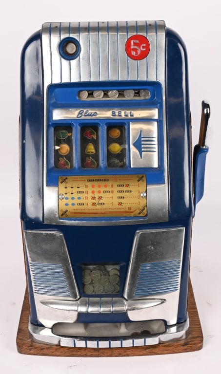 MILLS 5c BLUE BELL SLOT MACHINE (1 of 5)