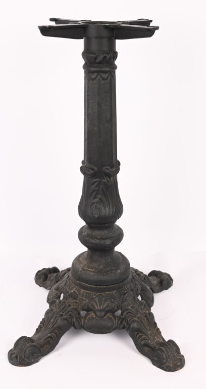 ORNATE CAST IRON SLOT MACHINE STAND (1 of 4)