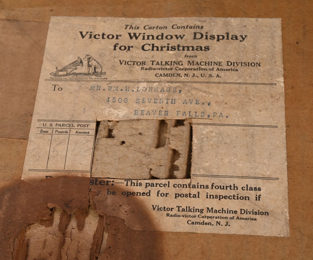 2- RARE VICTOR TALKING MACHINE STORE DISPLAYS - 18