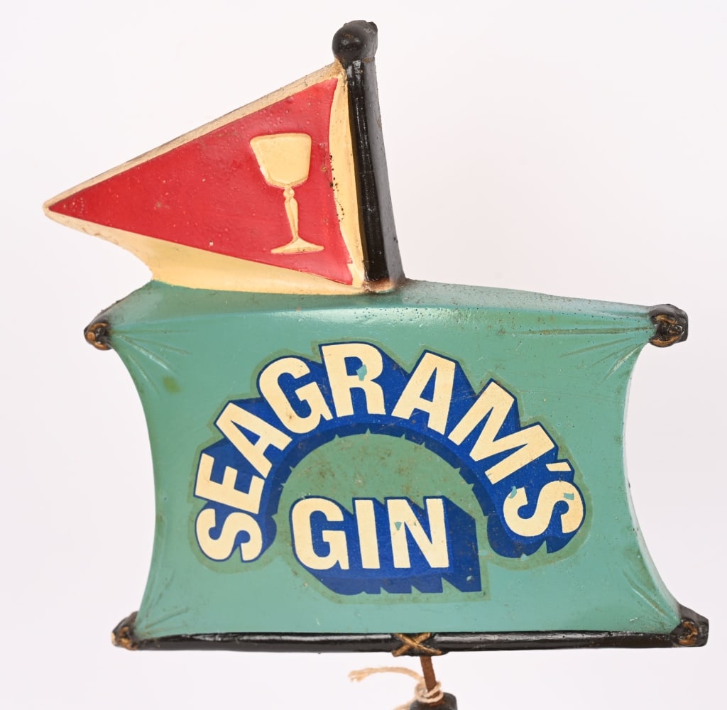 SEAGRAM'S GIN CHALKWARE CAPTAIN BOTTLE DISPLAY - 2
