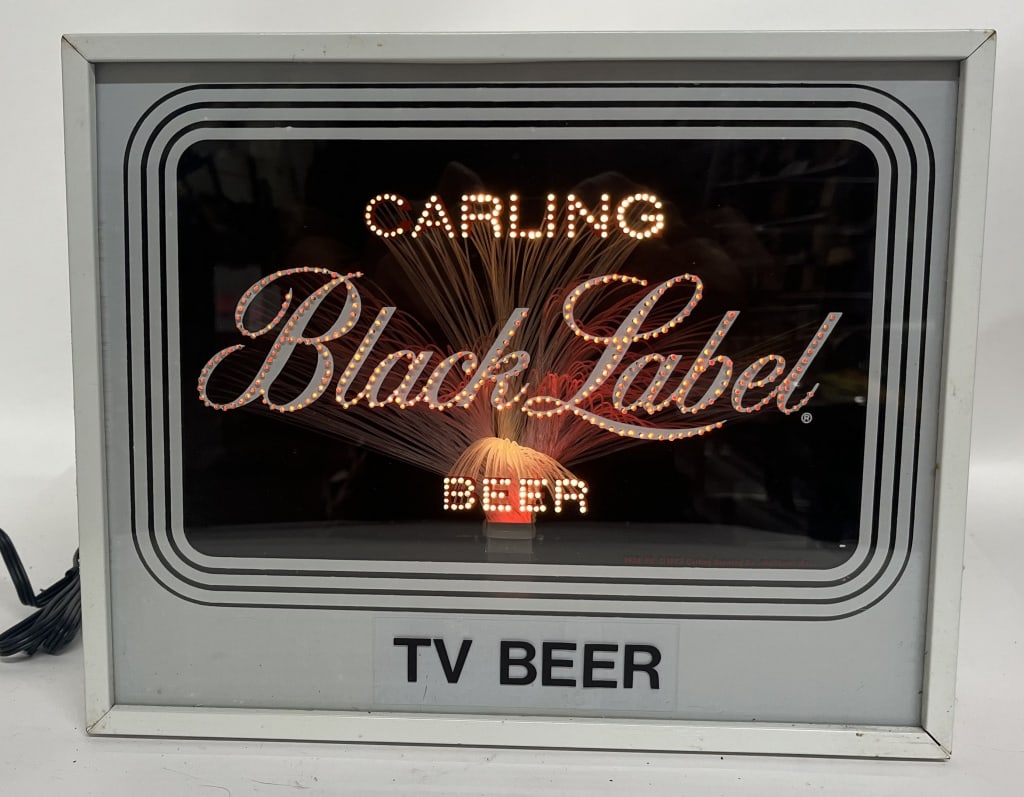 CARLING BLACK LABEL BEER LIGHTUP ADVERTISING SIGN (1 of 2)
