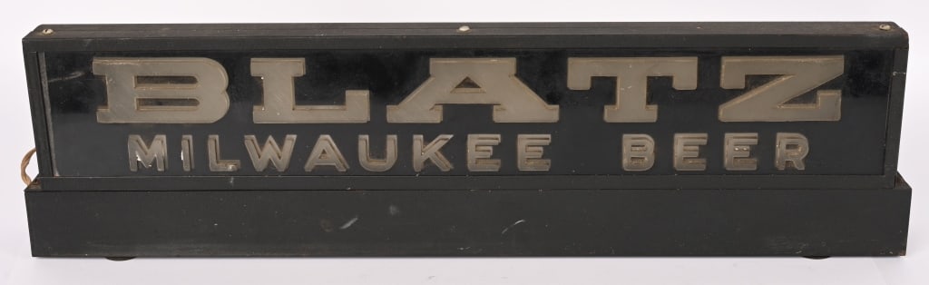 BLATZ MILWAUKEE BEER TRENLITE SIGN (1 of 3)