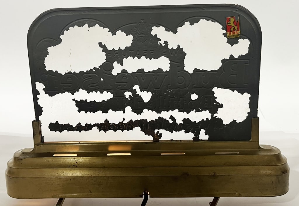 BUDWEISER BEER REVERSE PAINTED LIGHTUP SIGN - 2