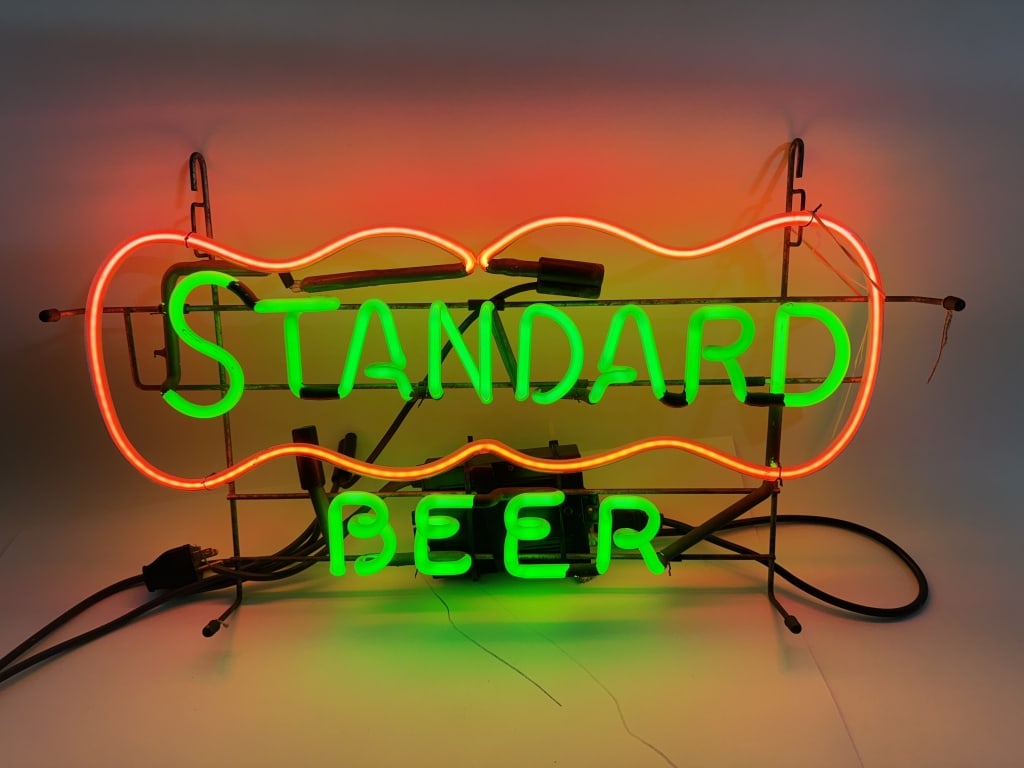 STANDARD BEER NEON SIGN (1 of 4)