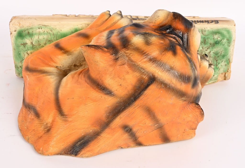 SCHMIDT'S TIGER HEAD ALE DISPLAY - 3