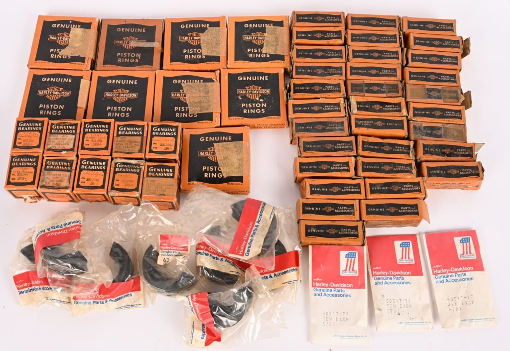 LARGE LOT OF VINTAGE N.O.S. HARLEY DAVIDSON PARTS (1 of 6)