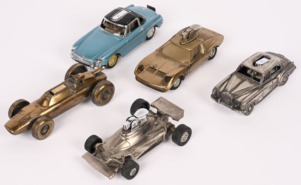 5- VINTAGE DIECAST FIGURAL AUTO LIGHTERS (1 of 15)