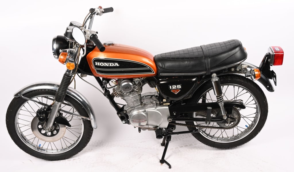1974 HONDA CB125S MOTORCYCLE: 1974 Honda CB125S Motorcycle. All original condition. Shows 4019 miles. Comes with Indiana Title with Odometer Exempt. Still has good compression. This collection of mini bikes have just come out of