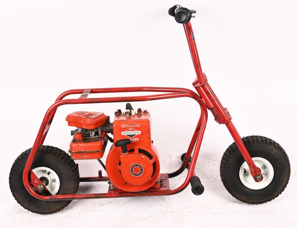LIL INDIAN MINI BIKE: Lil Indian Mini Bike. 3 Briggs Straton Engine. Still has good compression. This collection of mini bikes have just come out of long term storage. They have been cleaned and checked for compression