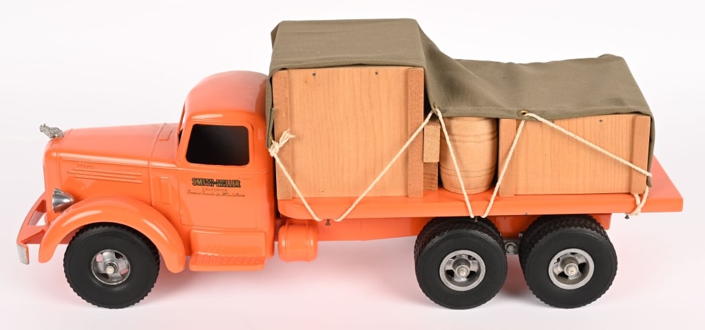 SMITH MILLER MACK MATERIALS TRUCK (1 of 5)