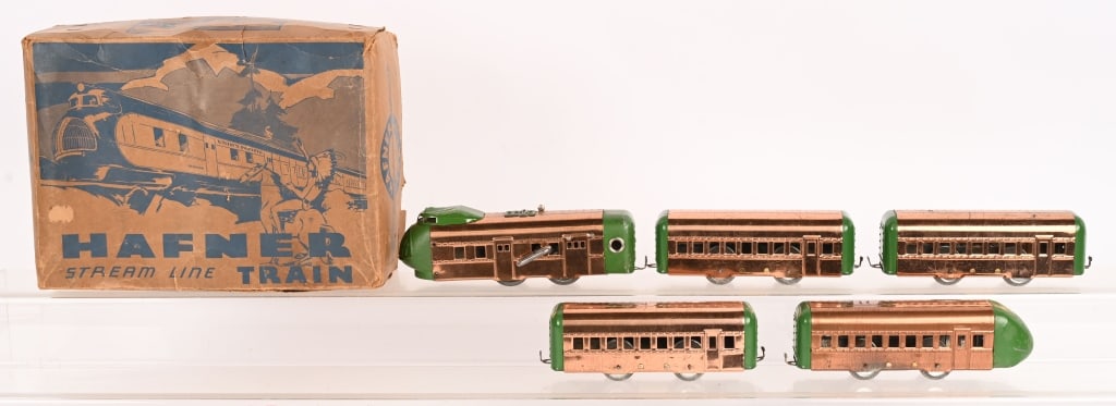 HAFNER WINDUP COPPER STREAMLINE TRAIN SET (1 of 5)