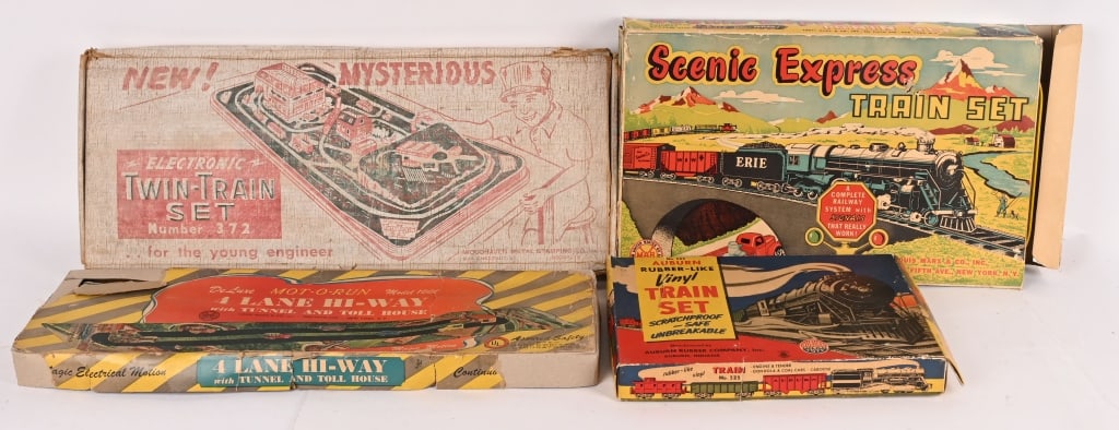 TRAIN SETS & MORE w/ BOXES (1 of 9)
