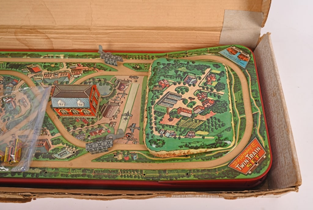 TRAIN SETS & MORE w/ BOXES - 4