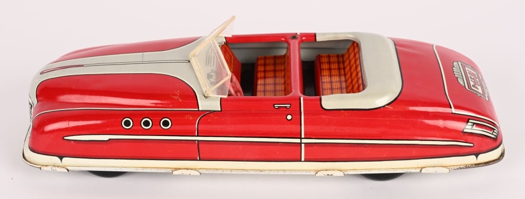 MARX TIN WINDUP BUICK CONVERTIBLE (1 of 5)
