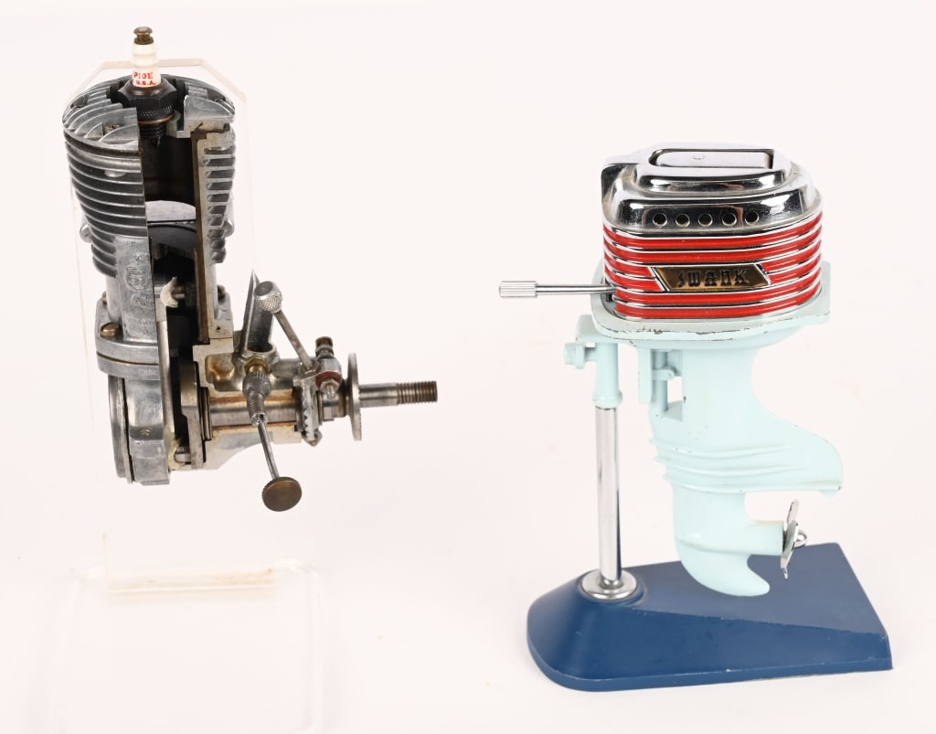 GAS ENGINE CUT-AWAY DISPLAY & OUTBOARD LIGHTER (1 of 7)
