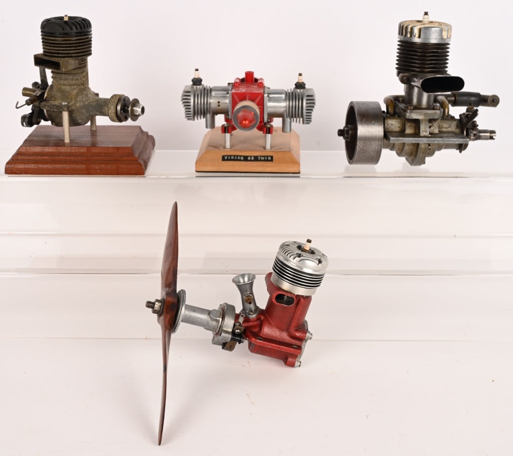 4- VINTAGE GAS MODEL ENGINES (1 of 7)