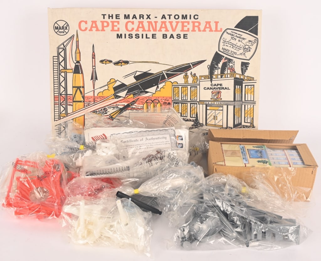 MARX #4521 CAPE CANAVERAL MISSILE BASE PLAYSET: All original and looks mostly complete. Boxed 23" Excellent
