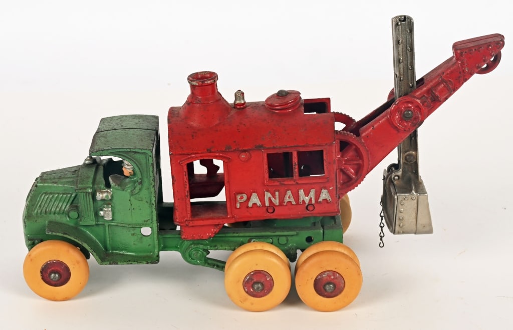 HUBLEY CAST IRON PANAMA DIGGER (1 of 5)