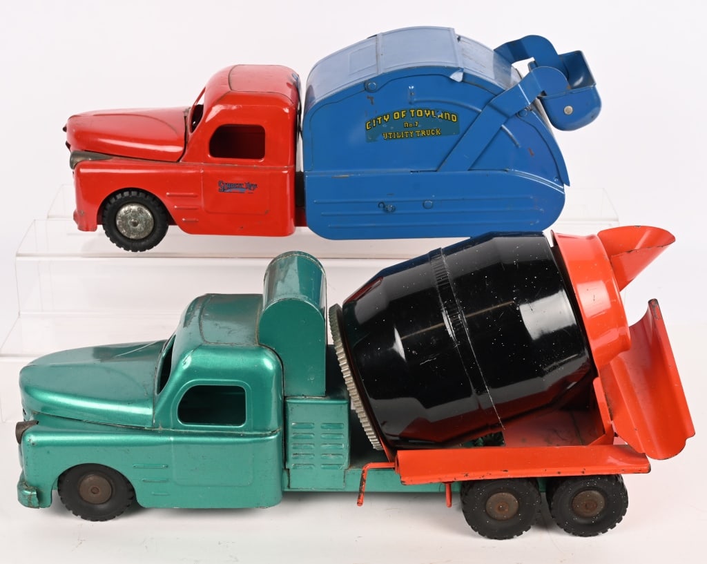 STRUCTO CEMENT & GARBAGE TRUCKS (1 of 9)