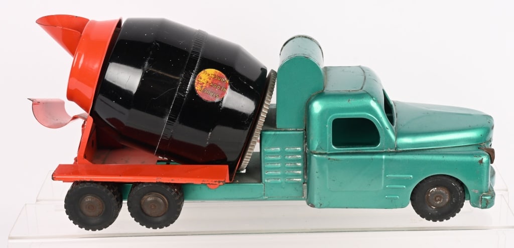 STRUCTO CEMENT & GARBAGE TRUCKS - 7