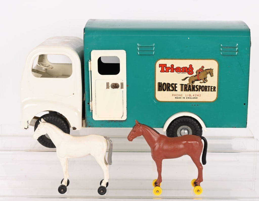 TRI-ANG HORSE TRANSPORT: All original clean condition. Has wax pencil price on bottom. 18" Excellent