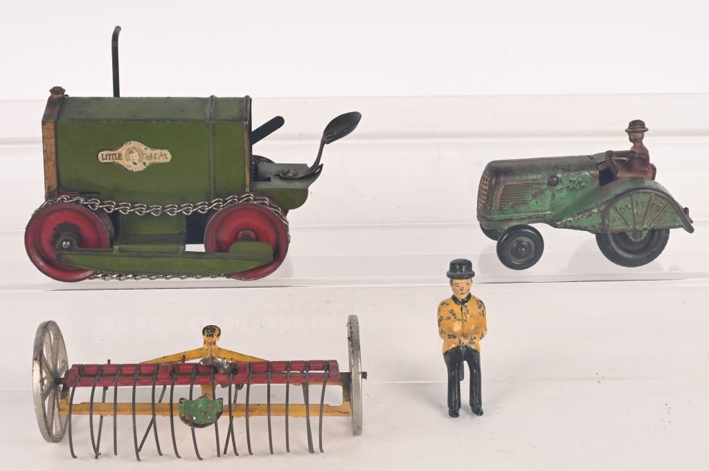VINTAGE TOY LOT (1 of 15)