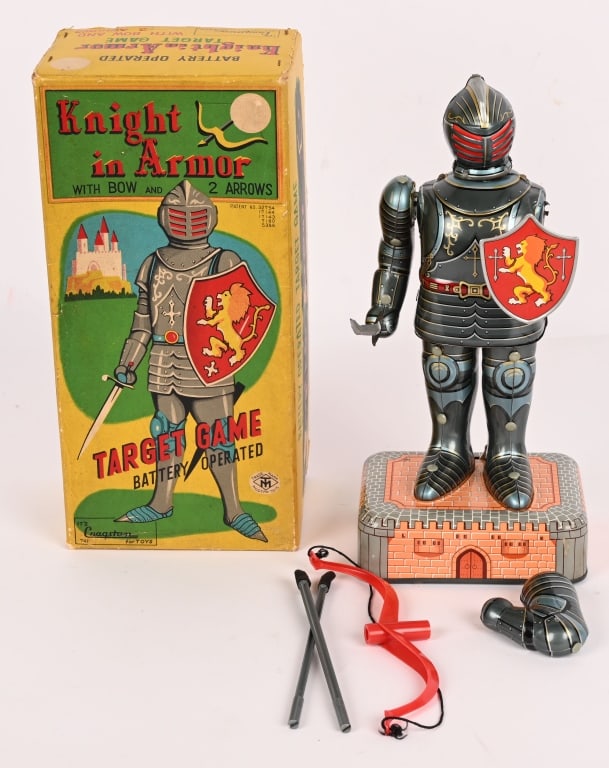 JAPAN BATTERY OP KNIGHT IN ARMOR w/ BOX (1 of 7)