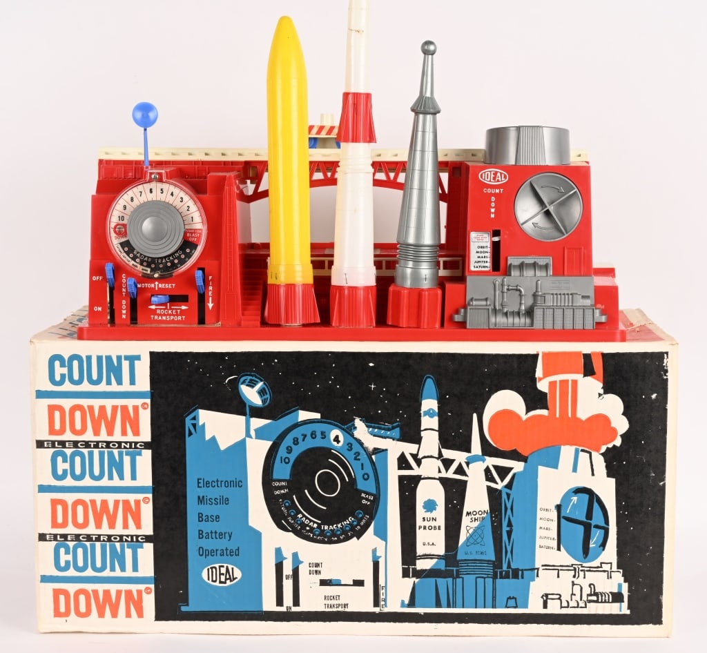 IDEAL COUNT DOWN LAUNCH CONTROL CENTER w/ BOX: All original in nice condition. Looks to be complete. Boxed 25" Excellent
