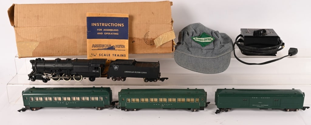 AMERICAN FLYER 312 LOCOMOTIVE & PASSENGER CARS: All original in clean condition. Comes with track. Excellent
