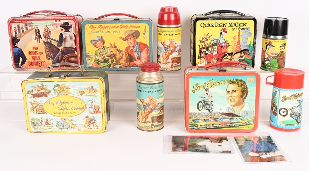 5- VINTAGE LINCH BOXES (1 of 9)