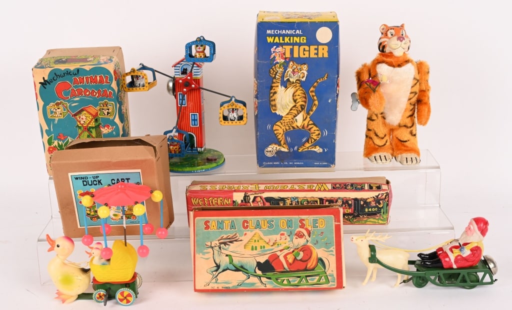 LOT OF WINDUP TOYS (1 of 7)