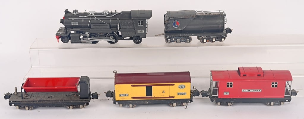 LIONEL 263E LOCOMOTIVE & FREIGHT CARS (1 of 6)