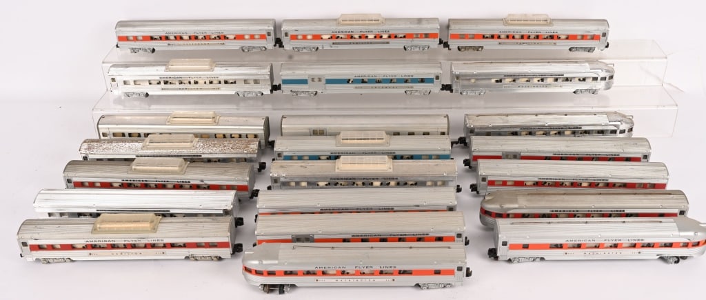 22- AMERICAN FLYER STRAMLINE PASSENGER CARS (1 of 5)