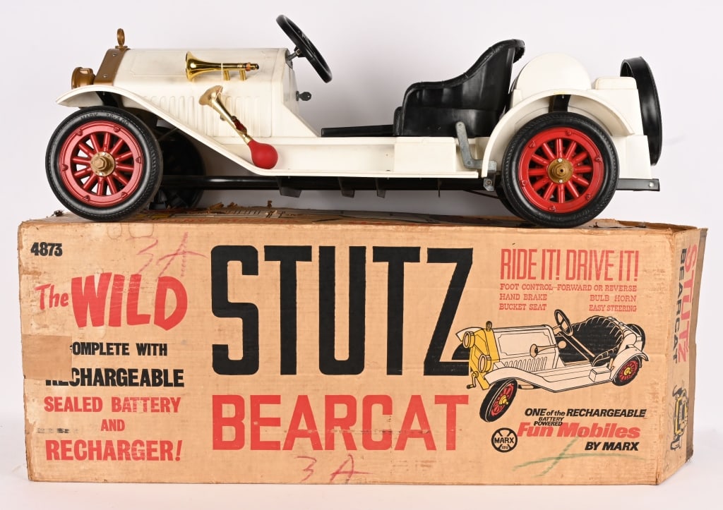 MARX Battery Op STUTZ BEARCAR RIDE-ON w/ BOX: Large impressive Marx Stutz Bearcat Ride-On Car. All original and in nice condition. Was not tested. Horn missing ball but comes with replacement. With Box 43" Excellent