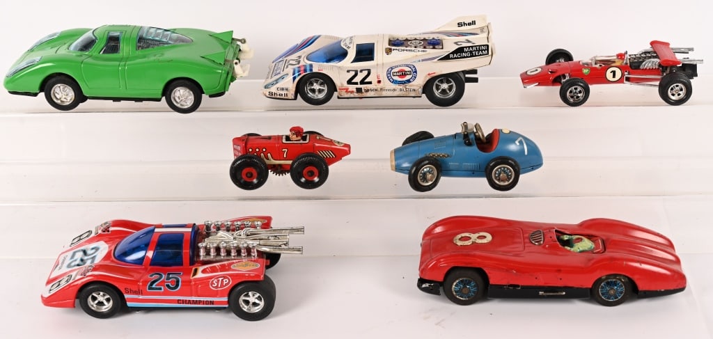 LOT OF VINTAGE RACE CAR TOYS (1 of 6)